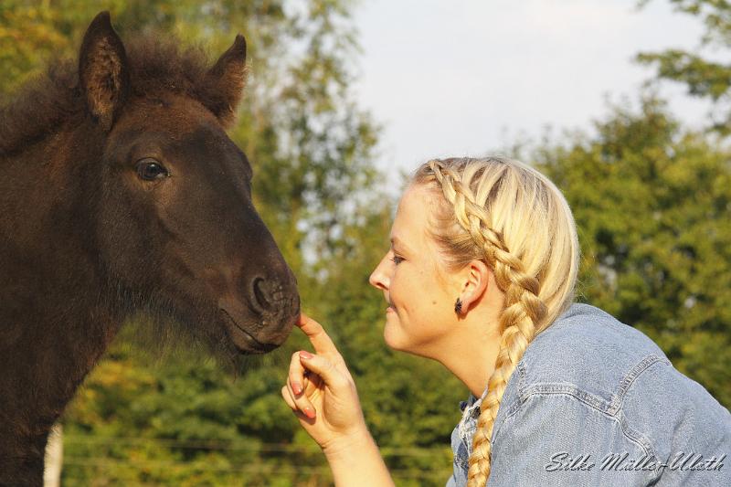 _MG_0387.JPG - Djakna und Josi - ein Plausch unter Mädchen